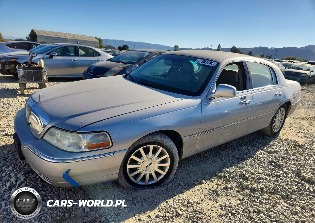 2007 Lincoln Town Car Signature