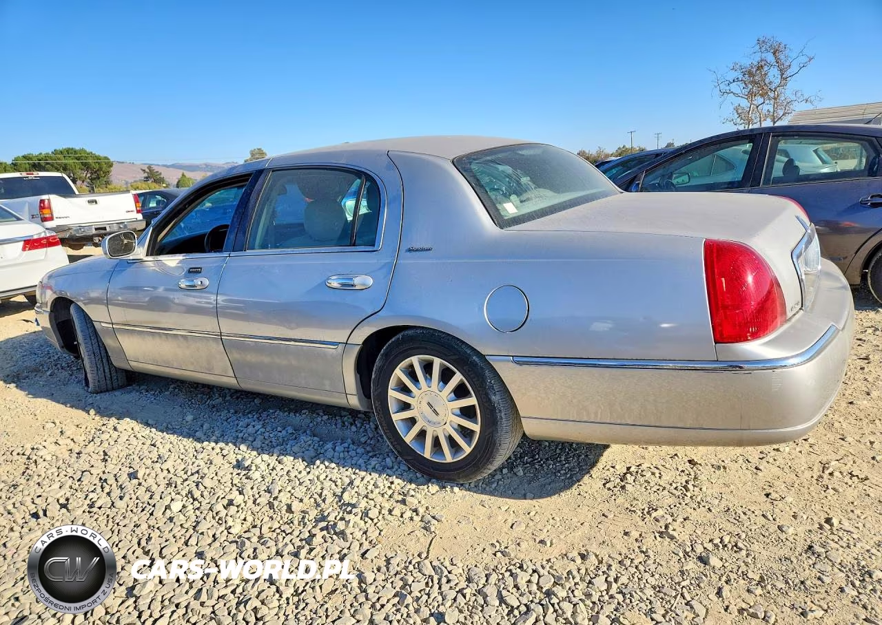 2007 Lincoln Town Car Signature VIN:1LNHM81W17Y620971 - 2