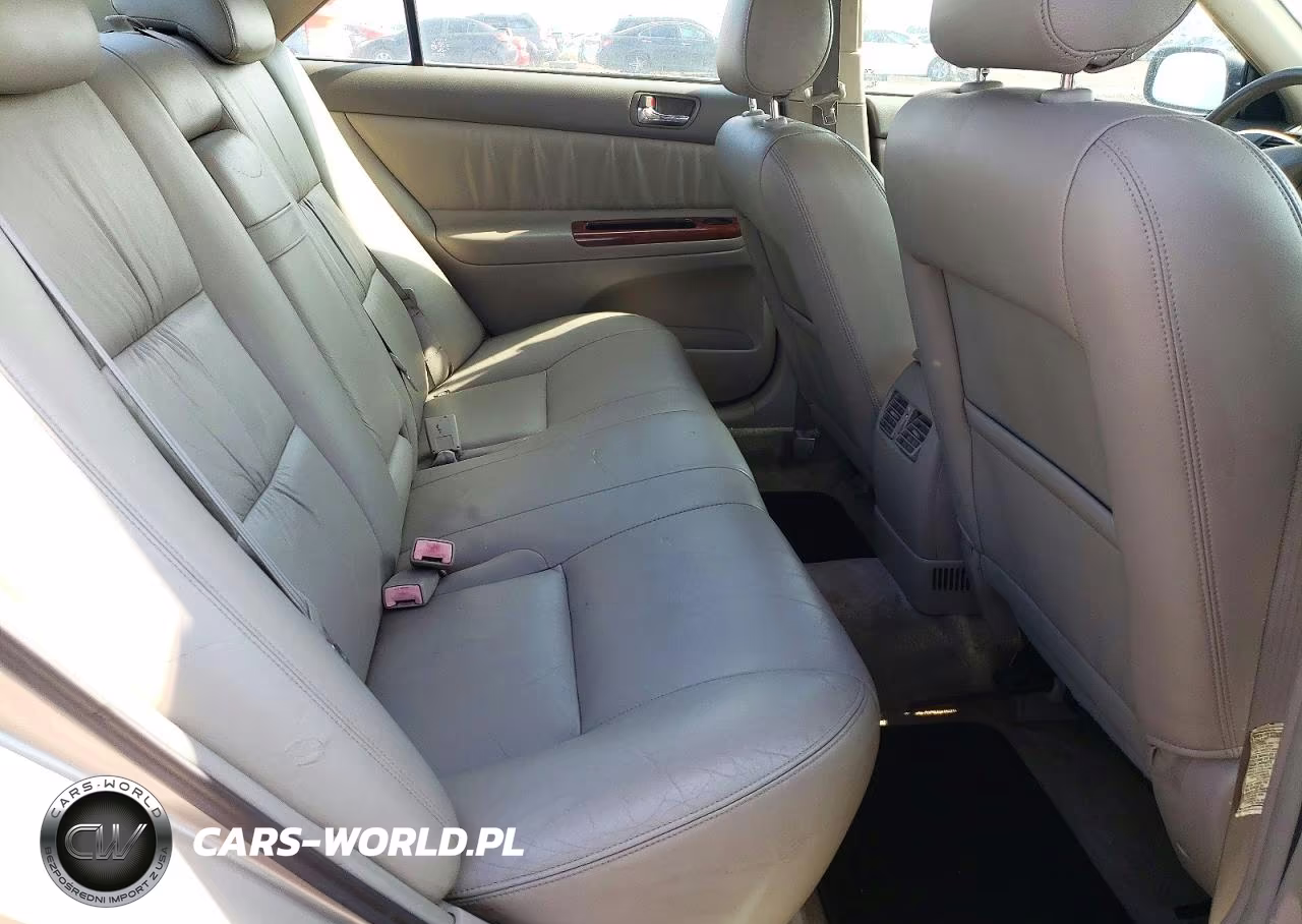 2002 Toyota Camry Xle VIN:JTDBE30K920135056 - 10