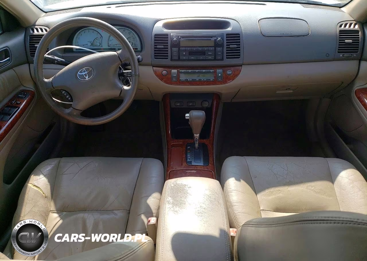 2002 Toyota Camry Xle VIN:JTDBE30K920135056 - 8