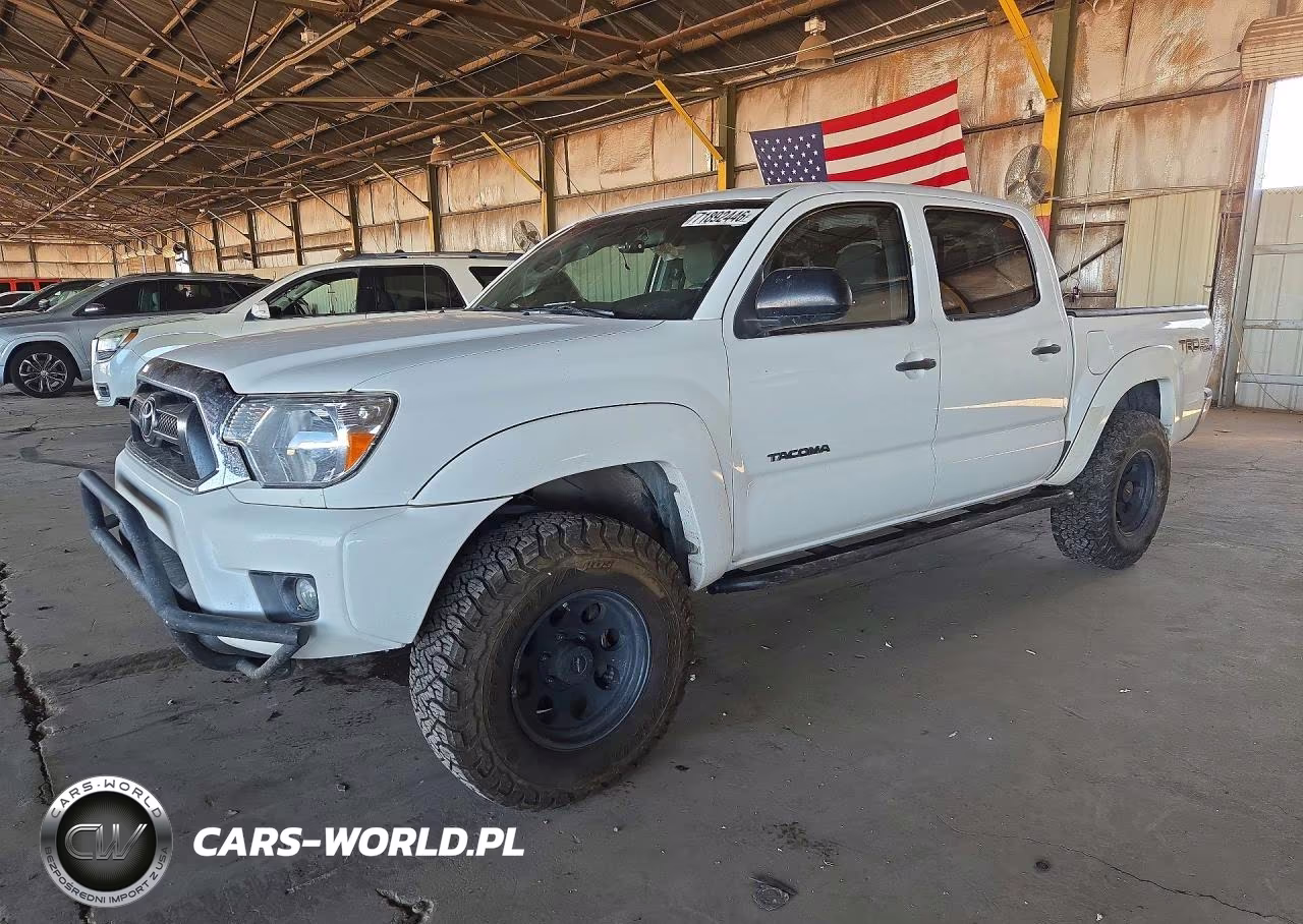 2015 Toyota Tacoma V6 VIN:3TMLU4EN2FM193366 - 1