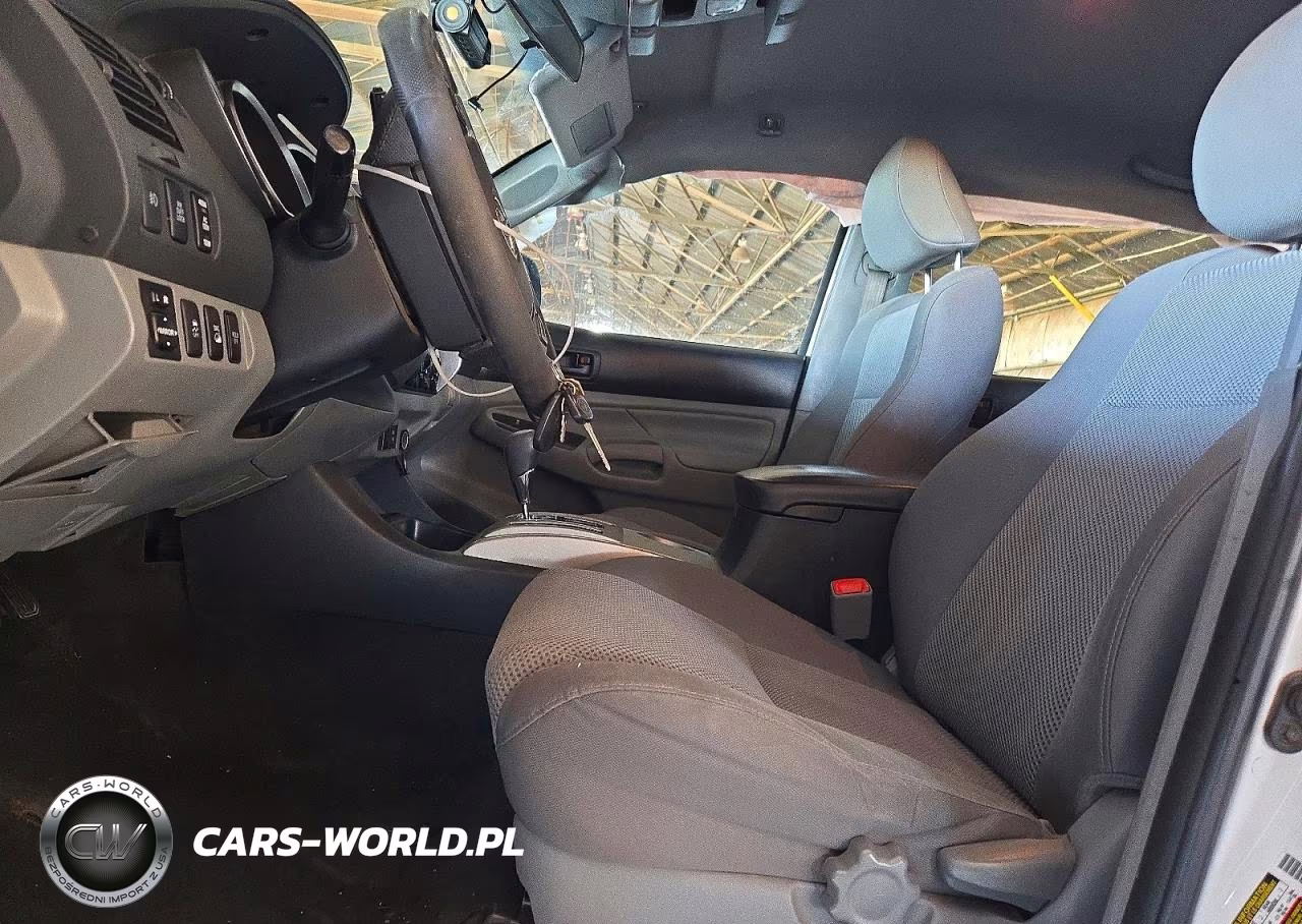 2015 Toyota Tacoma V6 VIN:3TMLU4EN2FM193366 - 7