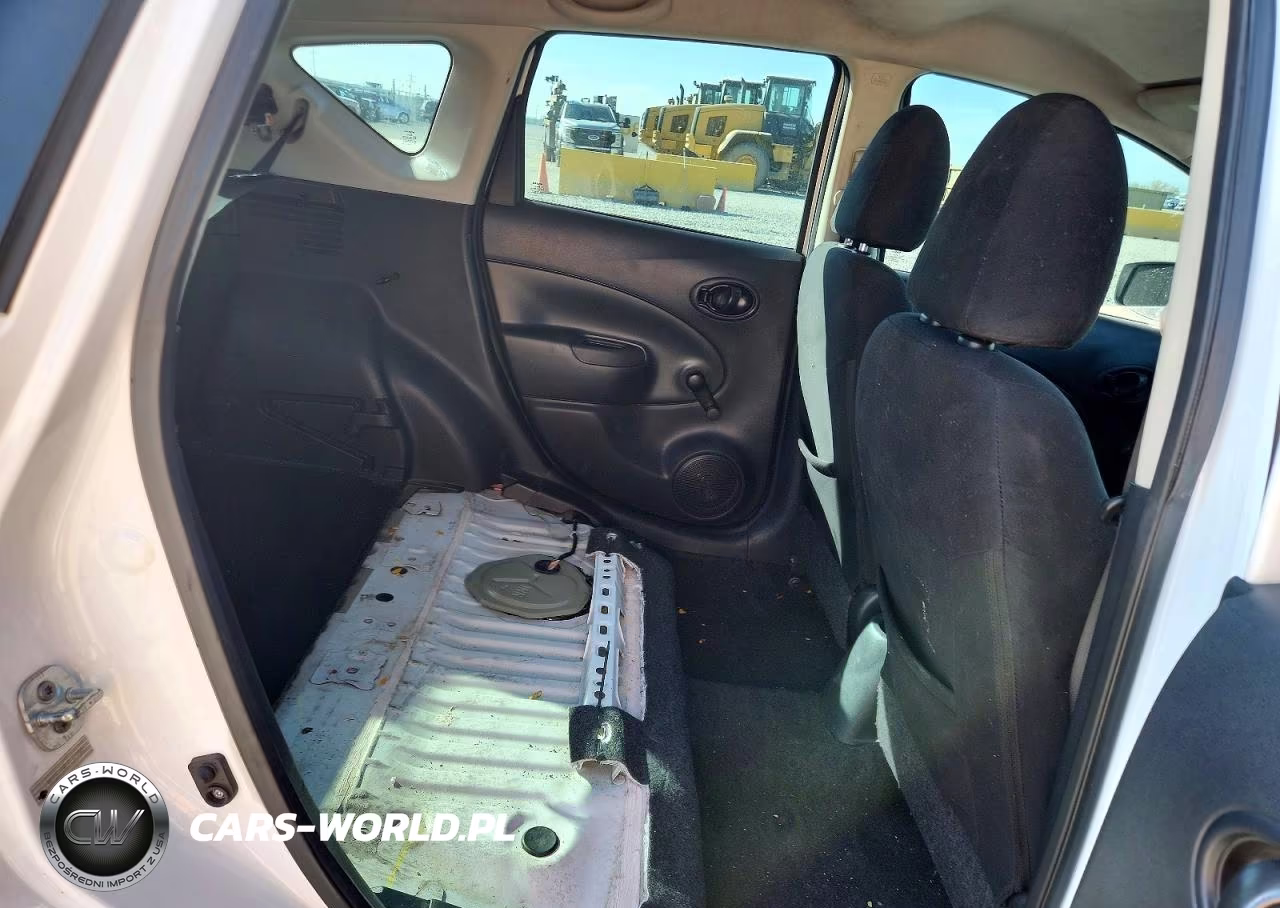 2015 Nissan Versa Note S Plus VIN:3N1CE2CP1FL371041 - 10