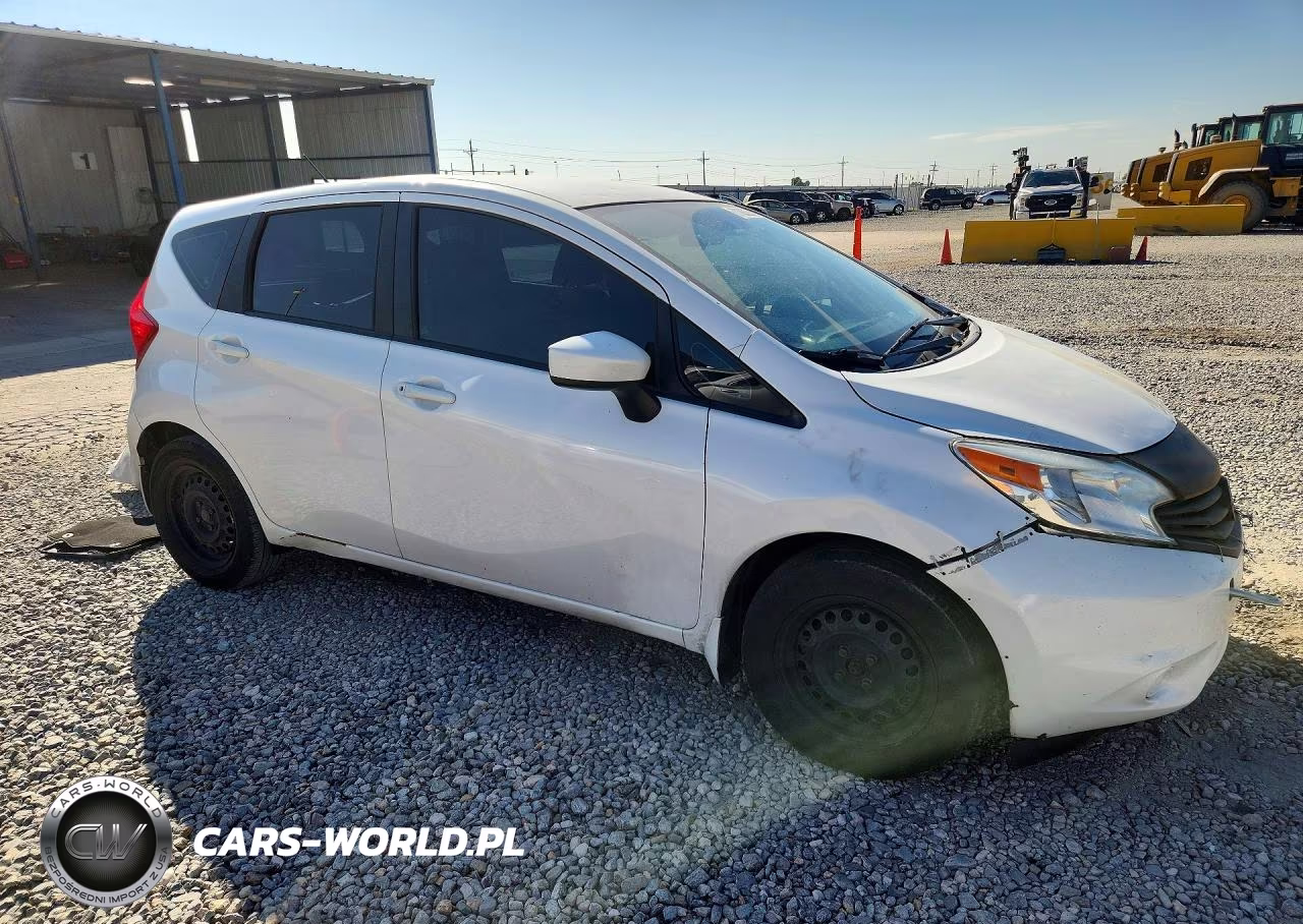 2015 Nissan Versa Note S Plus VIN:3N1CE2CP1FL371041 - 4