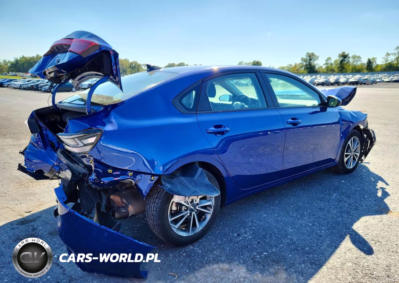 2024 Kia Forte Lxs VIN:3KPF24AD4RE735811 - 3