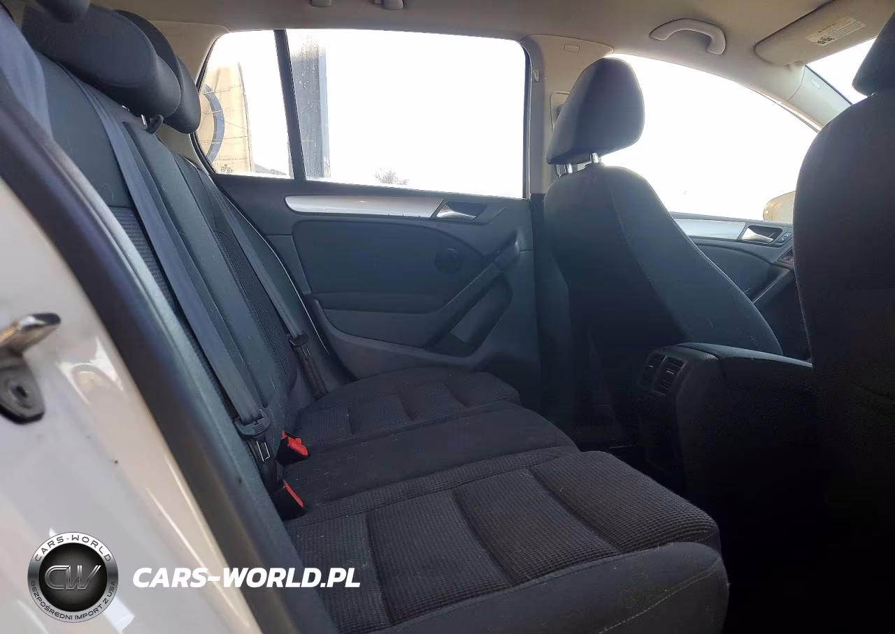 2013 Volkswagen Golf VIN:WVWDB7AJ2DW133647 - 10