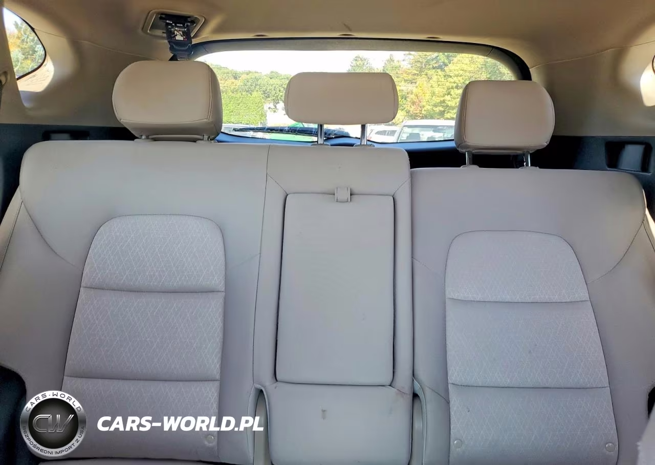 2018 Hyundai Tucson Value VIN:KM8J3CA23JU756490 - 10