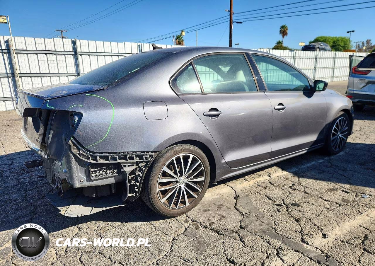 2016 Volkswagen Jetta Sport VIN:3VWD17AJ2GM400774 - 3