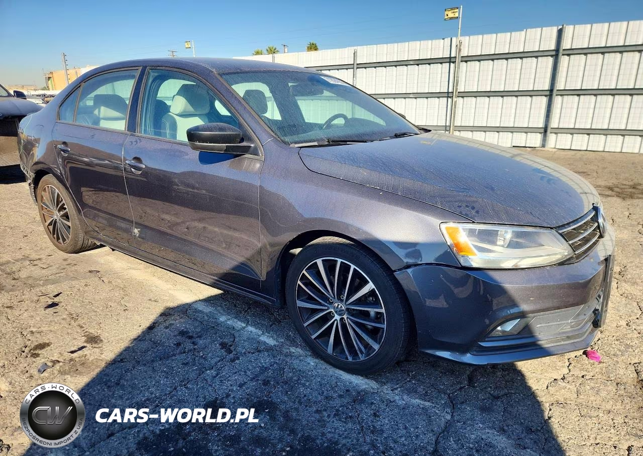2016 Volkswagen Jetta Sport VIN:3VWD17AJ2GM400774 - 4