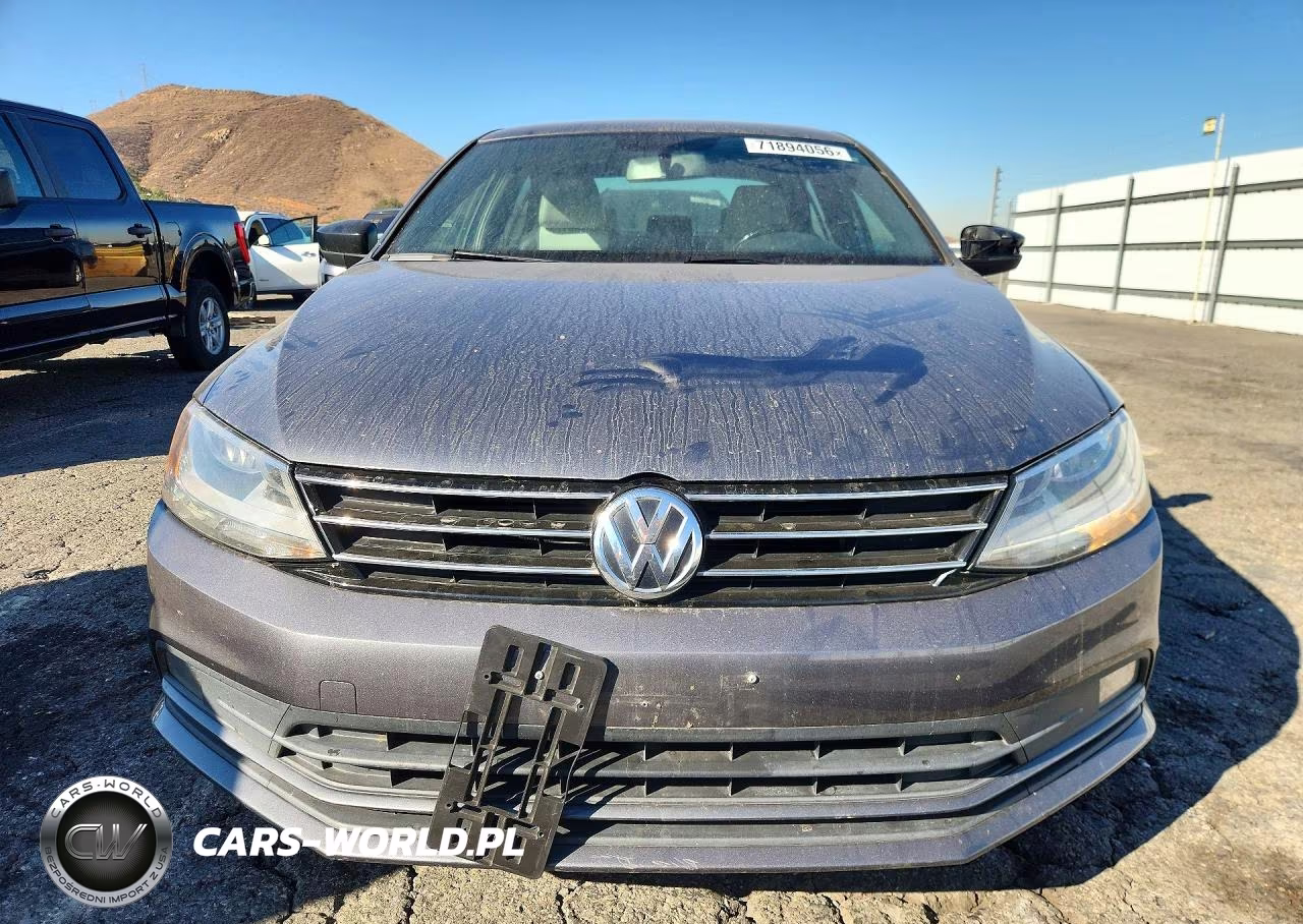 2016 Volkswagen Jetta Sport VIN:3VWD17AJ2GM400774 - 5