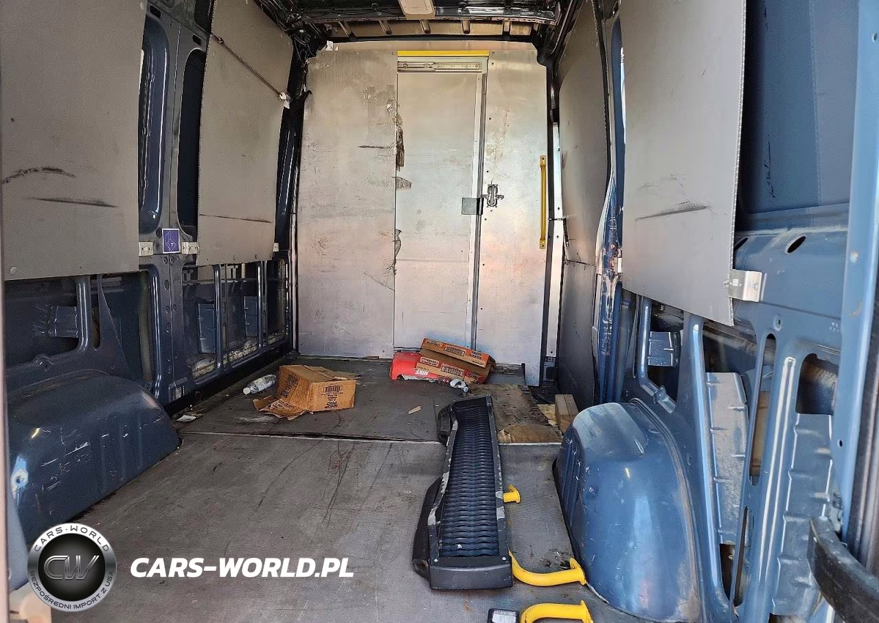 2018 Mercedes-Benz Sprinter 2500 VIN:WD3PE7CD1JP624612 - 10