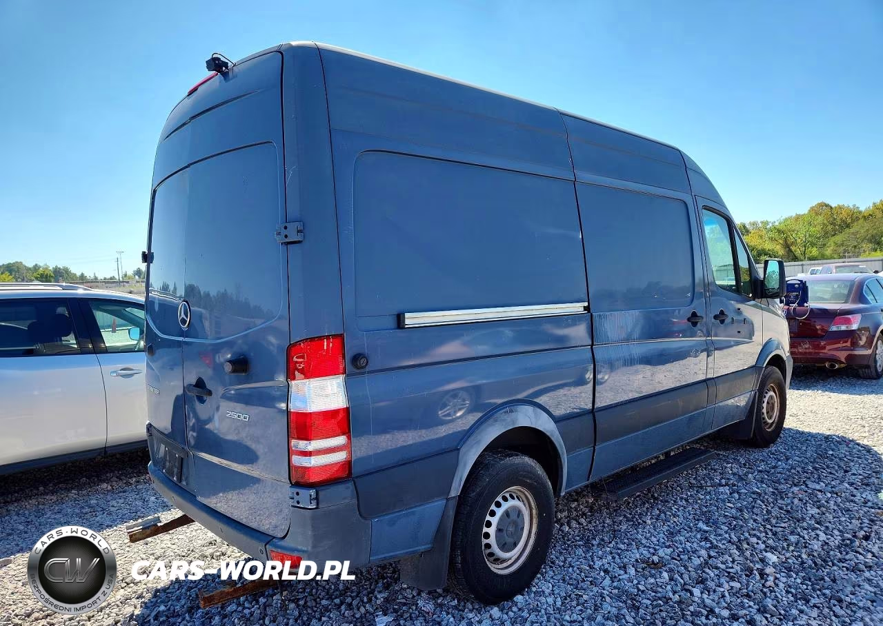2018 Mercedes-Benz Sprinter 2500 VIN:WD3PE7CD1JP624612 - 3