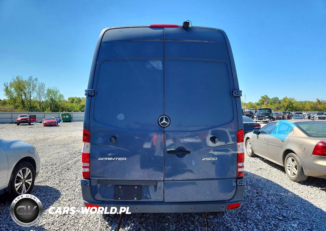 2018 Mercedes-Benz Sprinter 2500 VIN:WD3PE7CD1JP624612 - 6