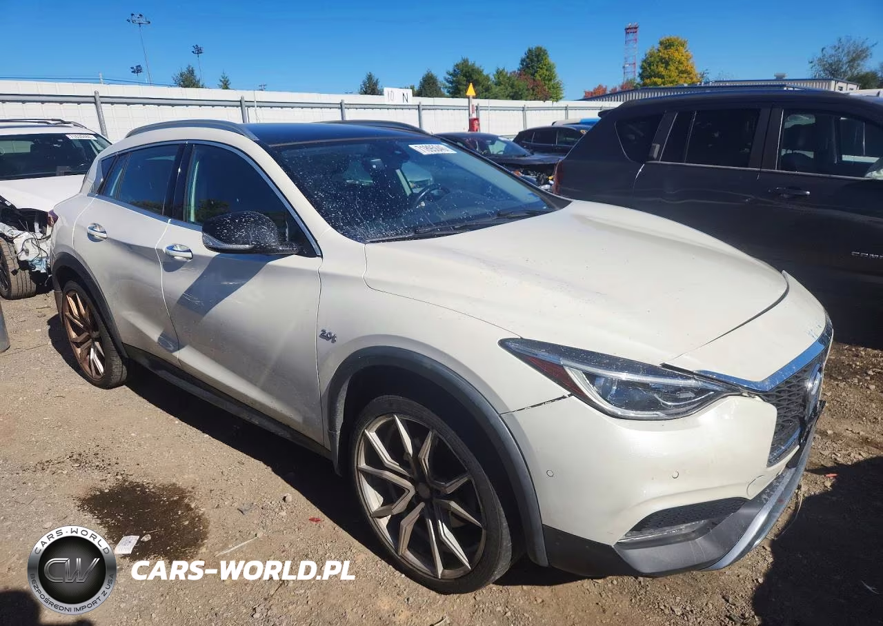 2017 Infiniti Qx30 Premium VIN:SJKCH5CR4HA039982 - 4