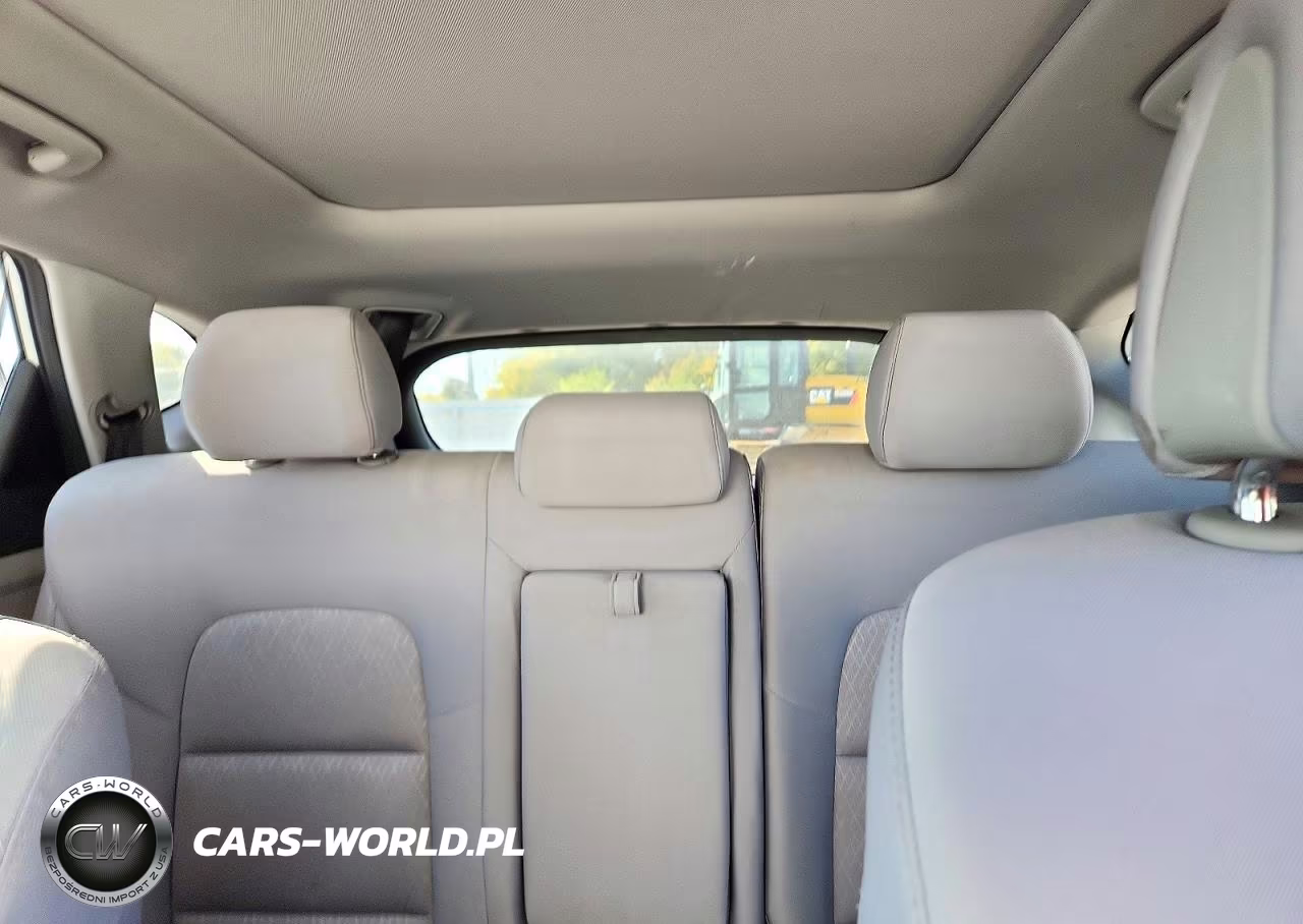 2018 Hyundai Tucson Value VIN:KM8J3CA23JU708004 - 10
