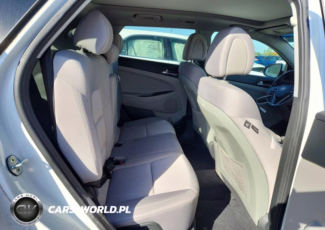 2018 Hyundai Tucson Value VIN:KM8J3CA23JU708004 - 11