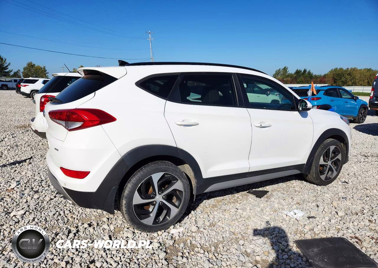 2018 Hyundai Tucson Value VIN:KM8J3CA23JU708004 - 3