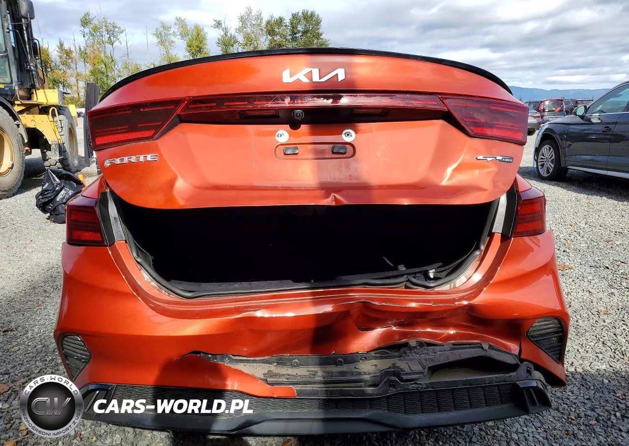 2023 Kia Forte Gt Line VIN:3KPF54AD3PE658689 - 6