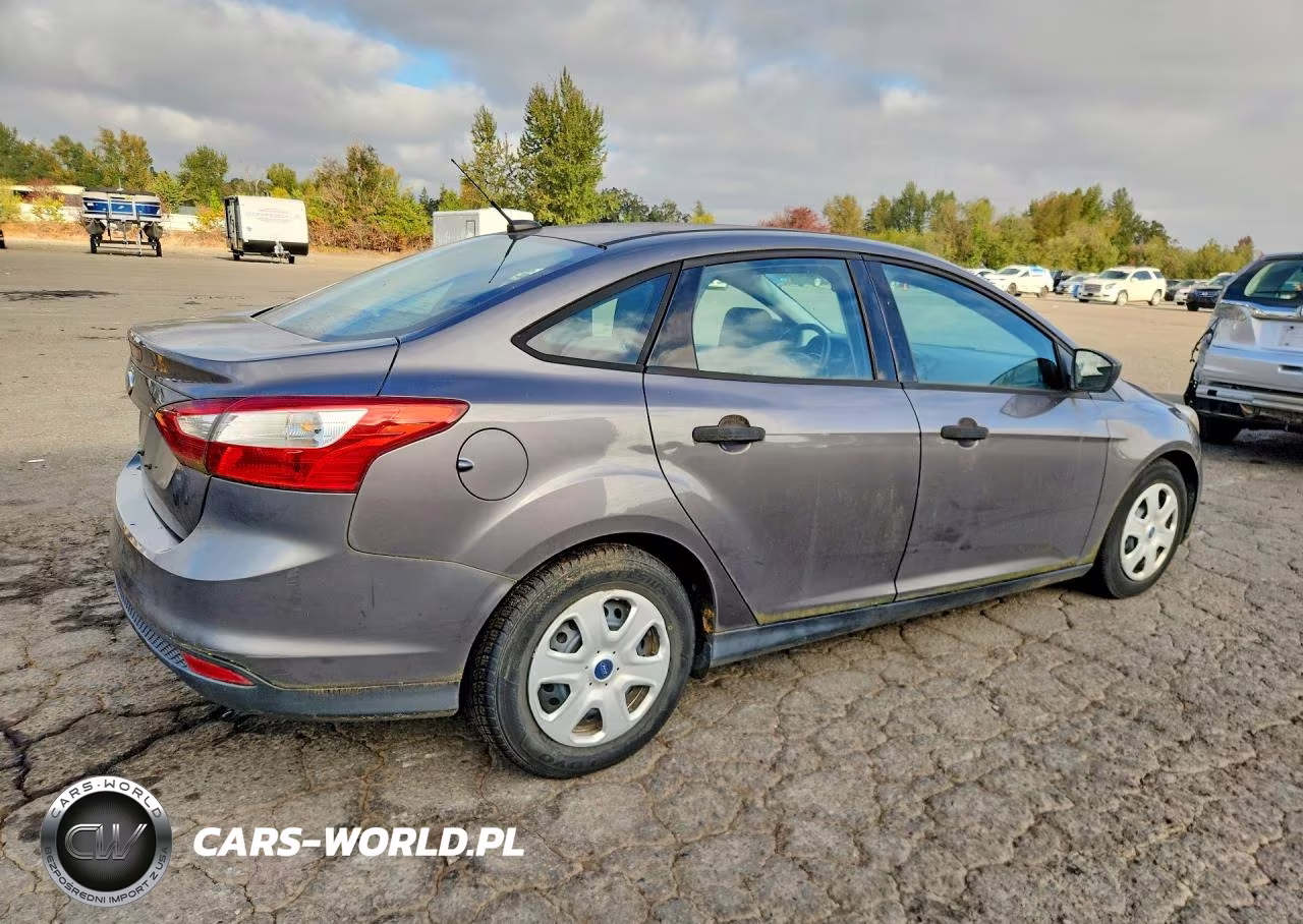 2012 Ford Focus S VIN:1FAHP3E21CL285326 - 3