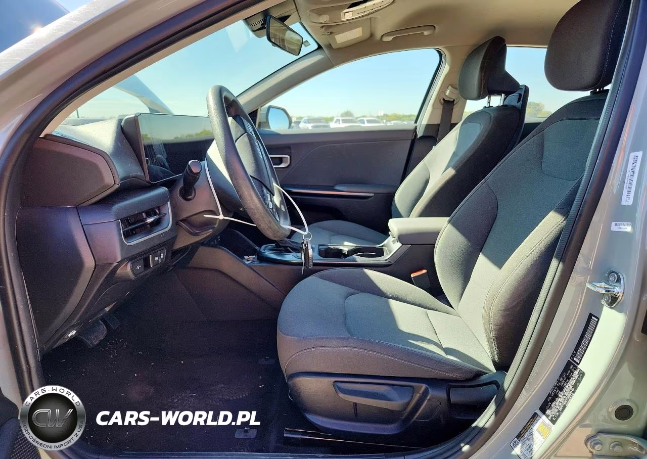 2025 Kia K4 Lxs VIN:3KPFT4DE7SE063119 - 7
