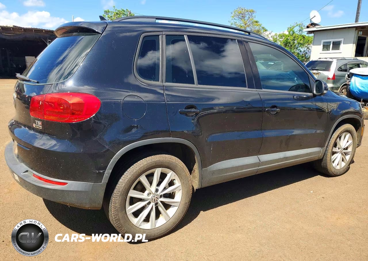 2017 Volkswagen Tiguan S VIN:WVGBV7AXXHK050883 - 3