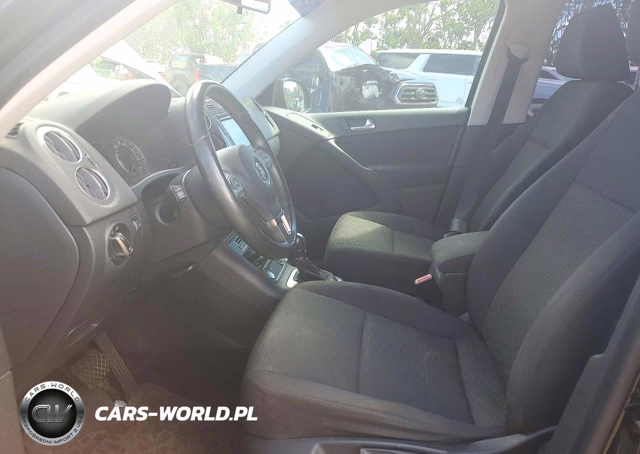 2017 Volkswagen Tiguan S VIN:WVGBV7AXXHK050883 - 7