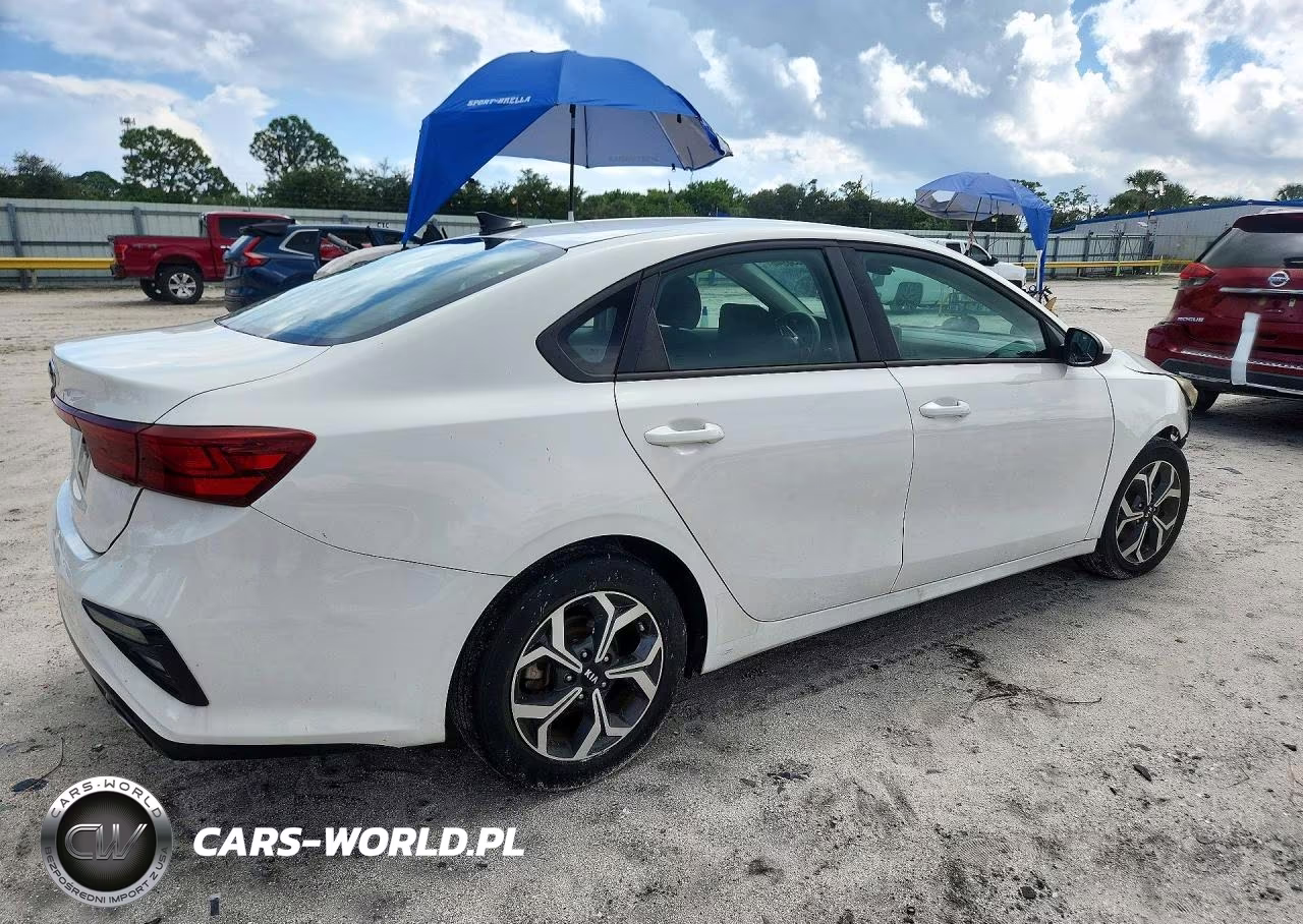 2021 Kia Forte Lxs VIN:3KPF24AD5ME312762 - 3