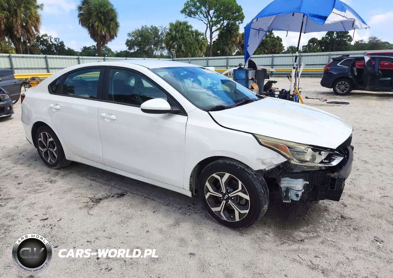 2021 Kia Forte Lxs VIN:3KPF24AD5ME312762 - 4