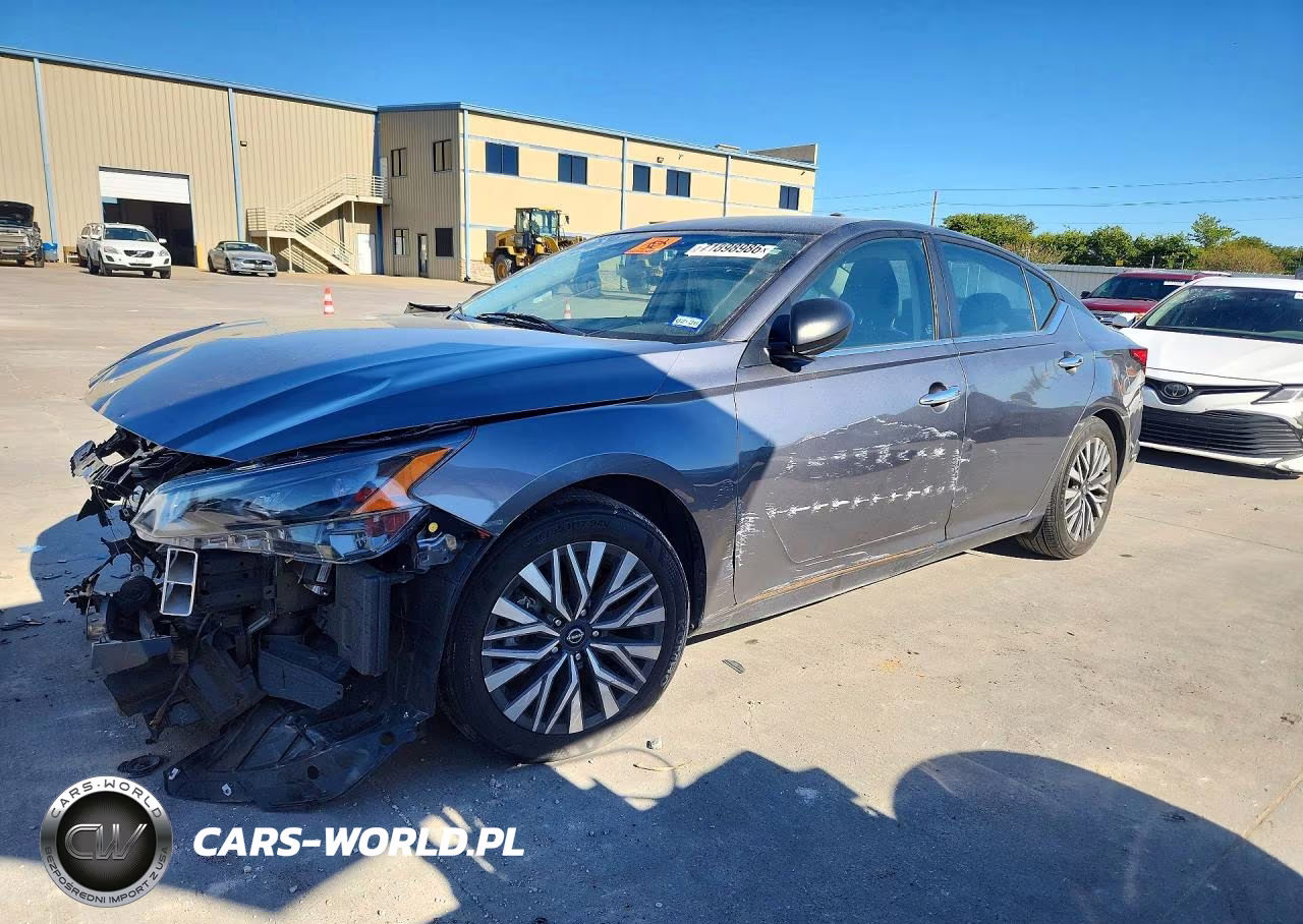 2024 Nissan Altima Sv