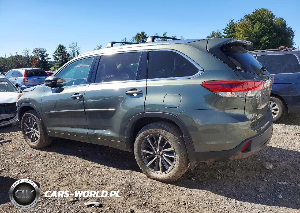 2018 Toyota Highlander Xle VIN:5TDJZRFH2JS805654 - 2