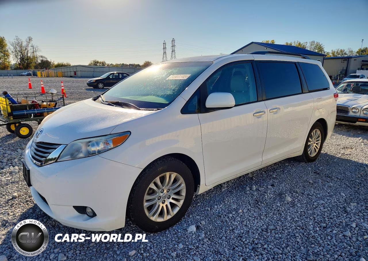 2013 Toyota Sienna Xle 8-Passenger