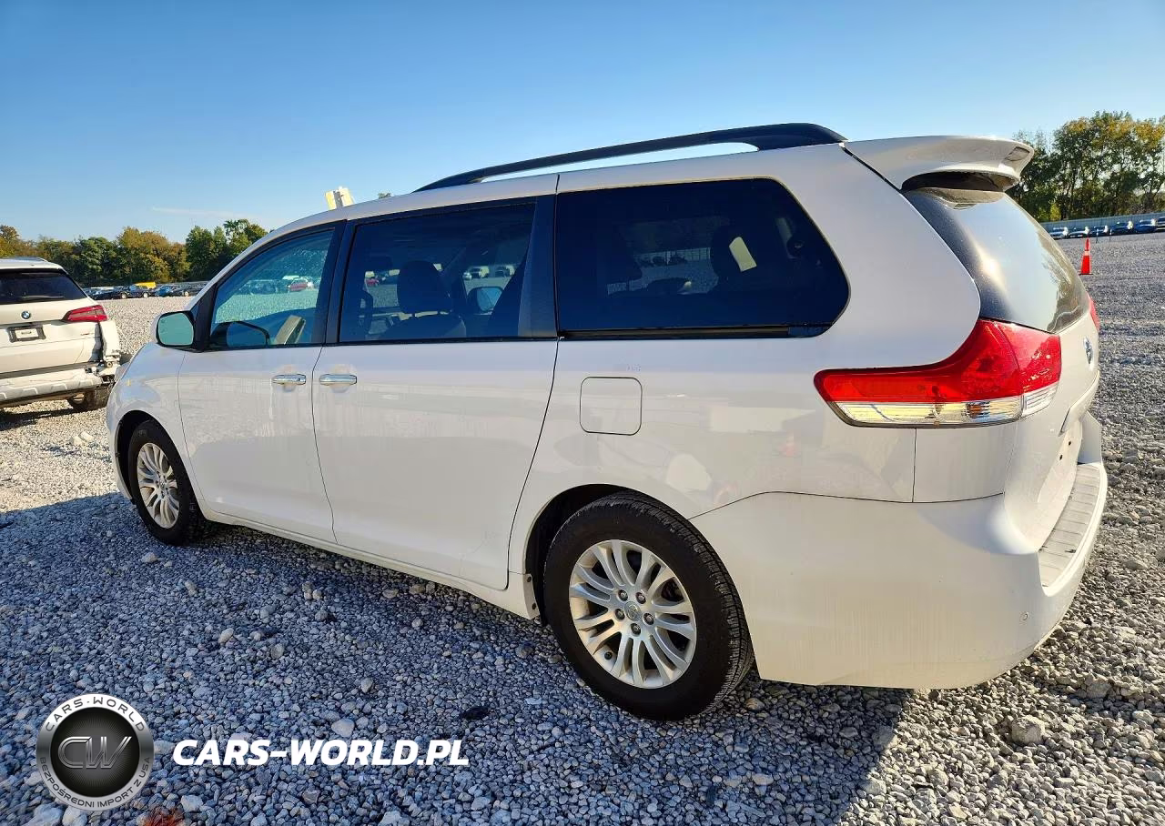 2013 Toyota Sienna Xle 8-Passenger VIN:5TDYK3DC1DS331062 - 2