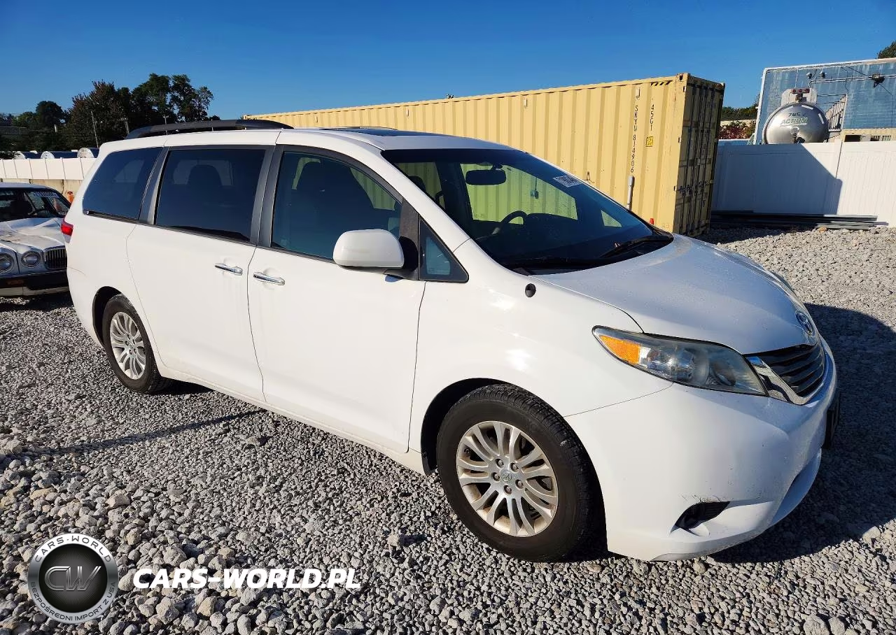 2013 Toyota Sienna Xle 8-Passenger VIN:5TDYK3DC1DS331062 - 4