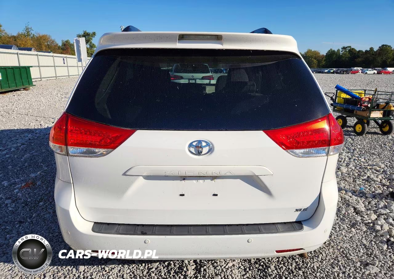 2013 Toyota Sienna Xle 8-Passenger VIN:5TDYK3DC1DS331062 - 6