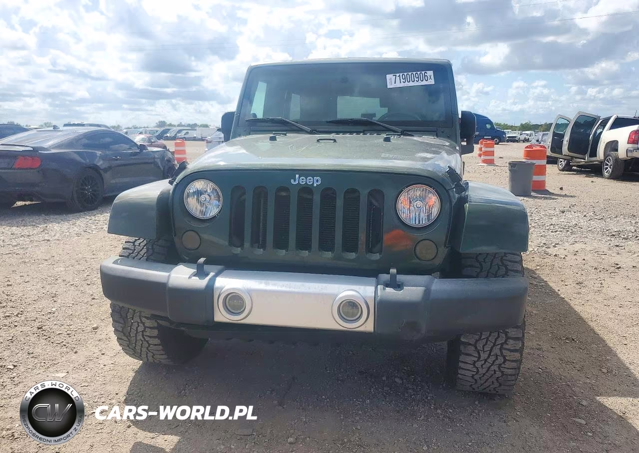 2008 Jeep Wrangler Unlimited Sahara VIN:1J4GA59138L537650 - 5