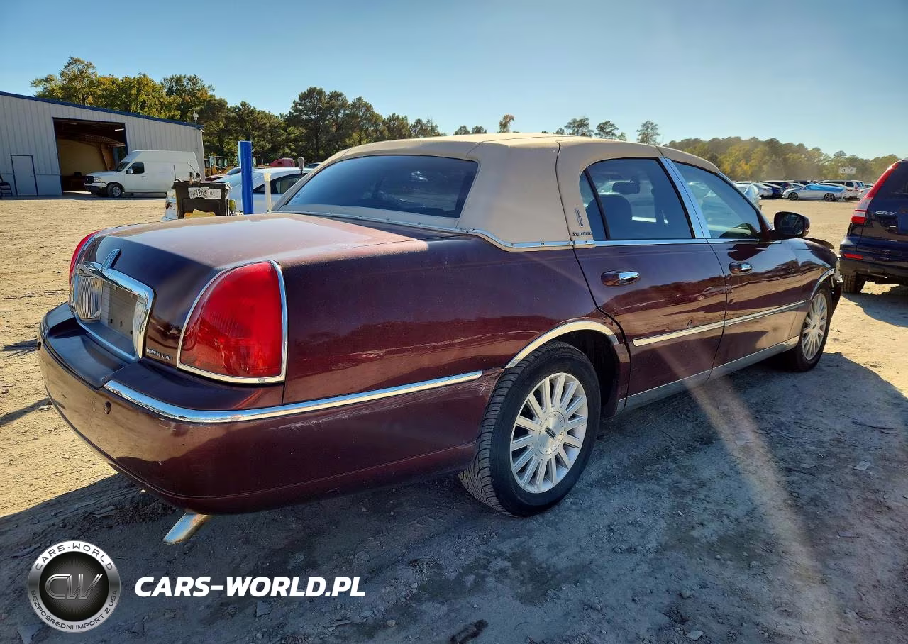 2004 Lincoln Town Car Executive VIN:1LNHM81W54Y614022 - 3