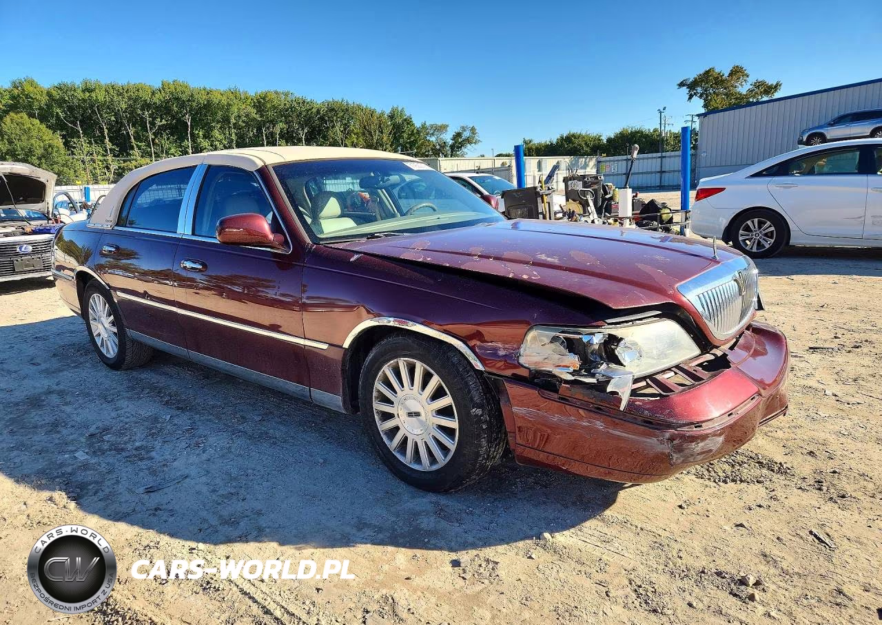 2004 Lincoln Town Car Executive VIN:1LNHM81W54Y614022 - 4