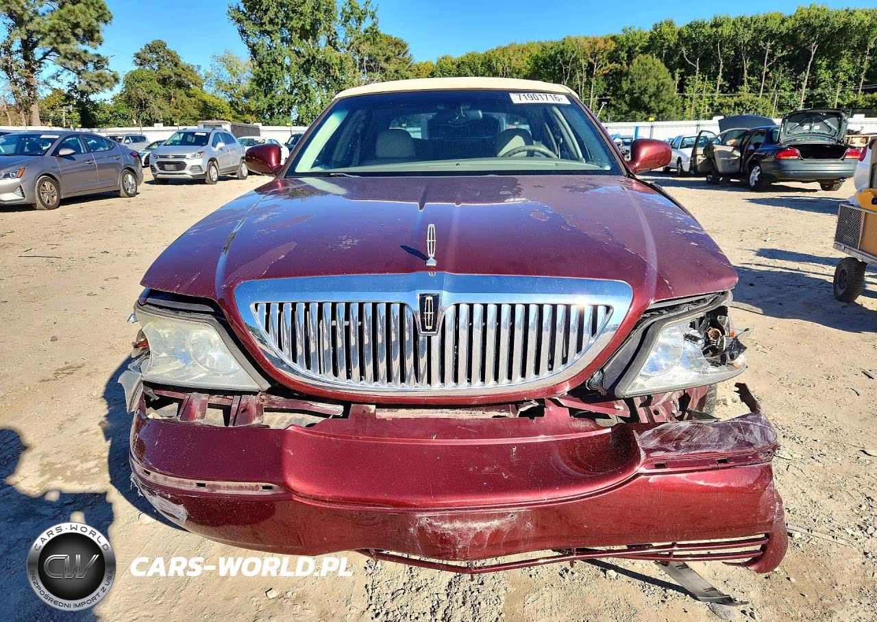 2004 Lincoln Town Car Executive VIN:1LNHM81W54Y614022 - 5
