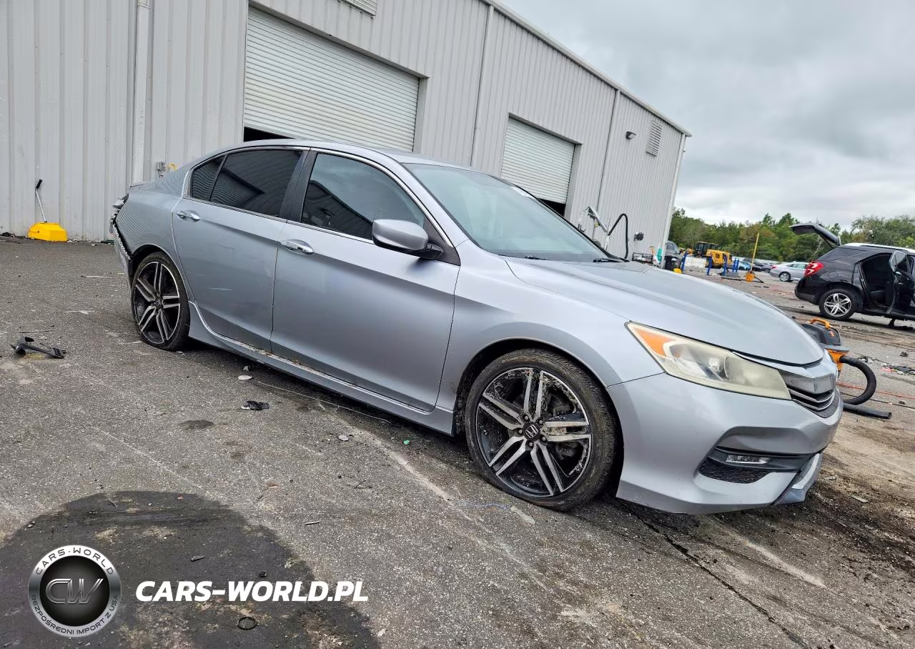 2017 Honda Accord Sport VIN:1HGCR2F5XHA141540 - 4