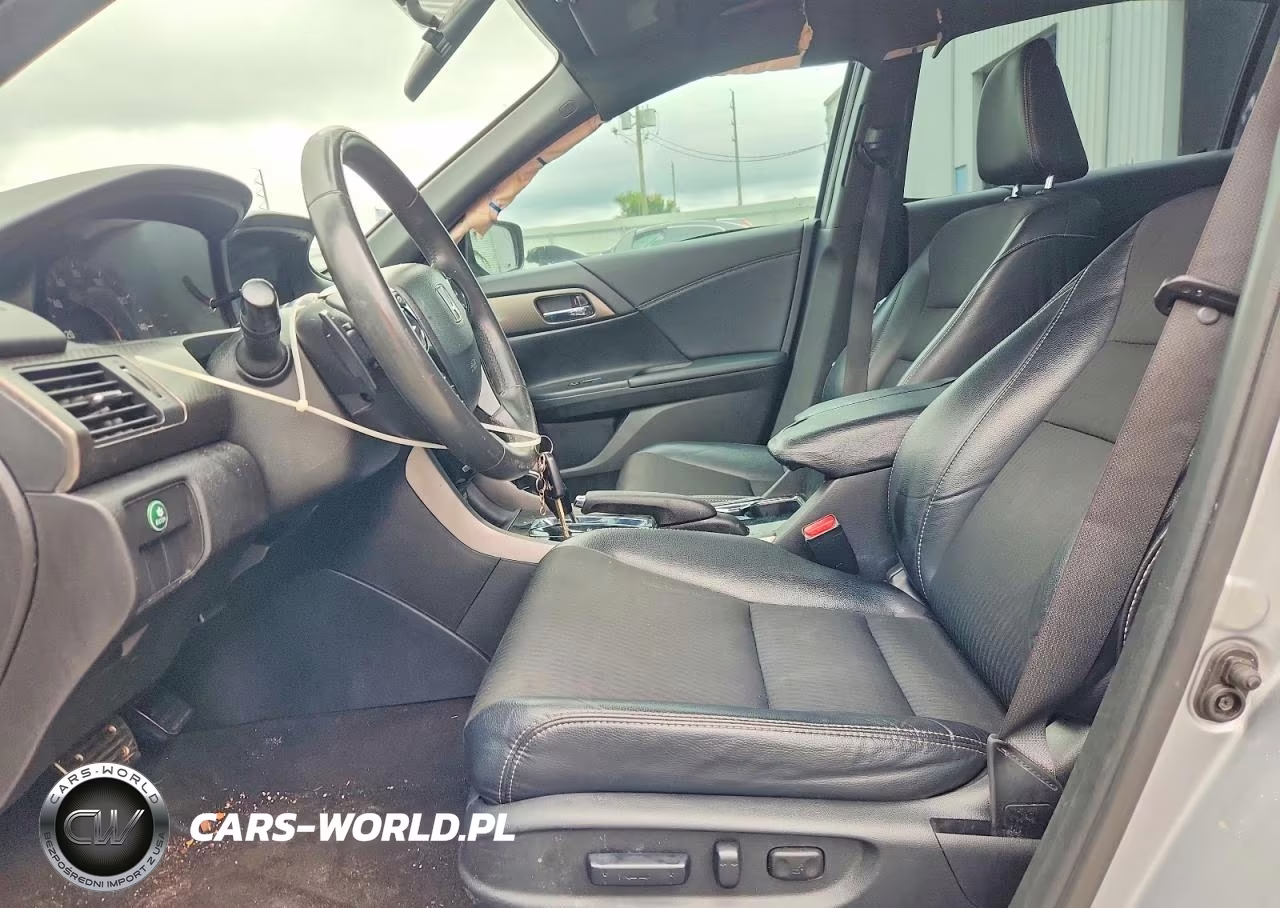 2017 Honda Accord Sport VIN:1HGCR2F5XHA141540 - 7