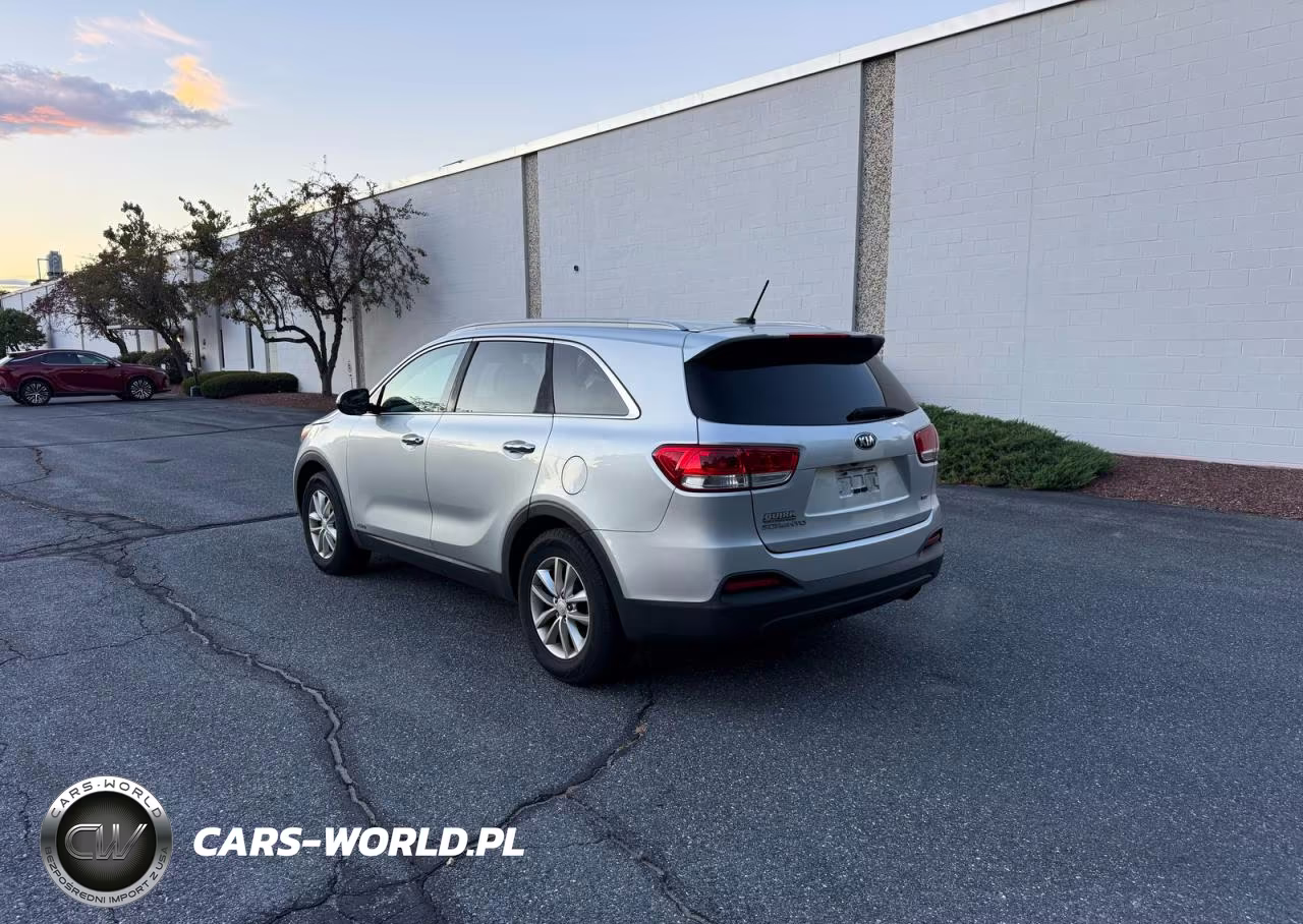 2016 Kia Sorento Lx VIN:5XYPGDA30GG081242 - 3