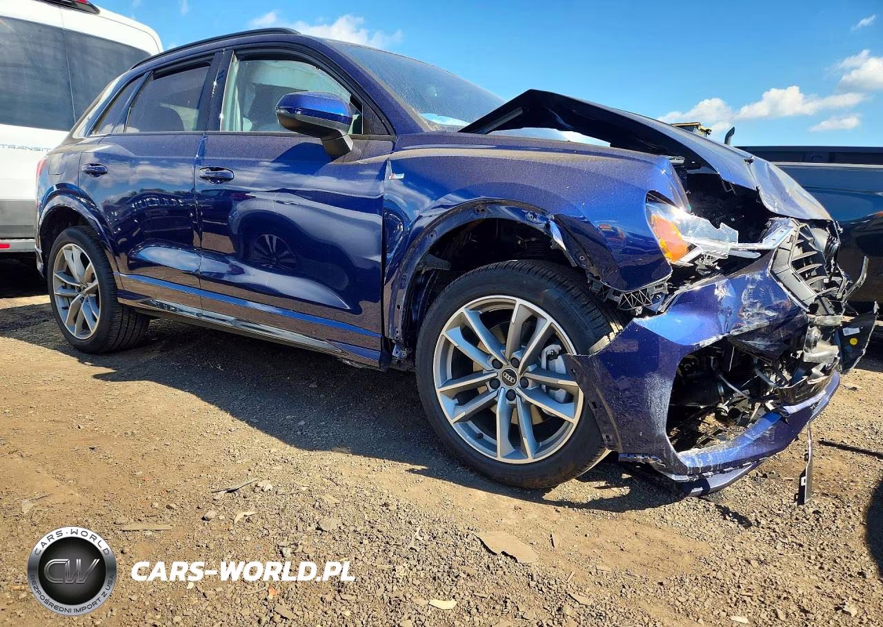 2025 Audi Q3 Premium S Line 45 VIN:WA1DECF3XS1023038 - 4