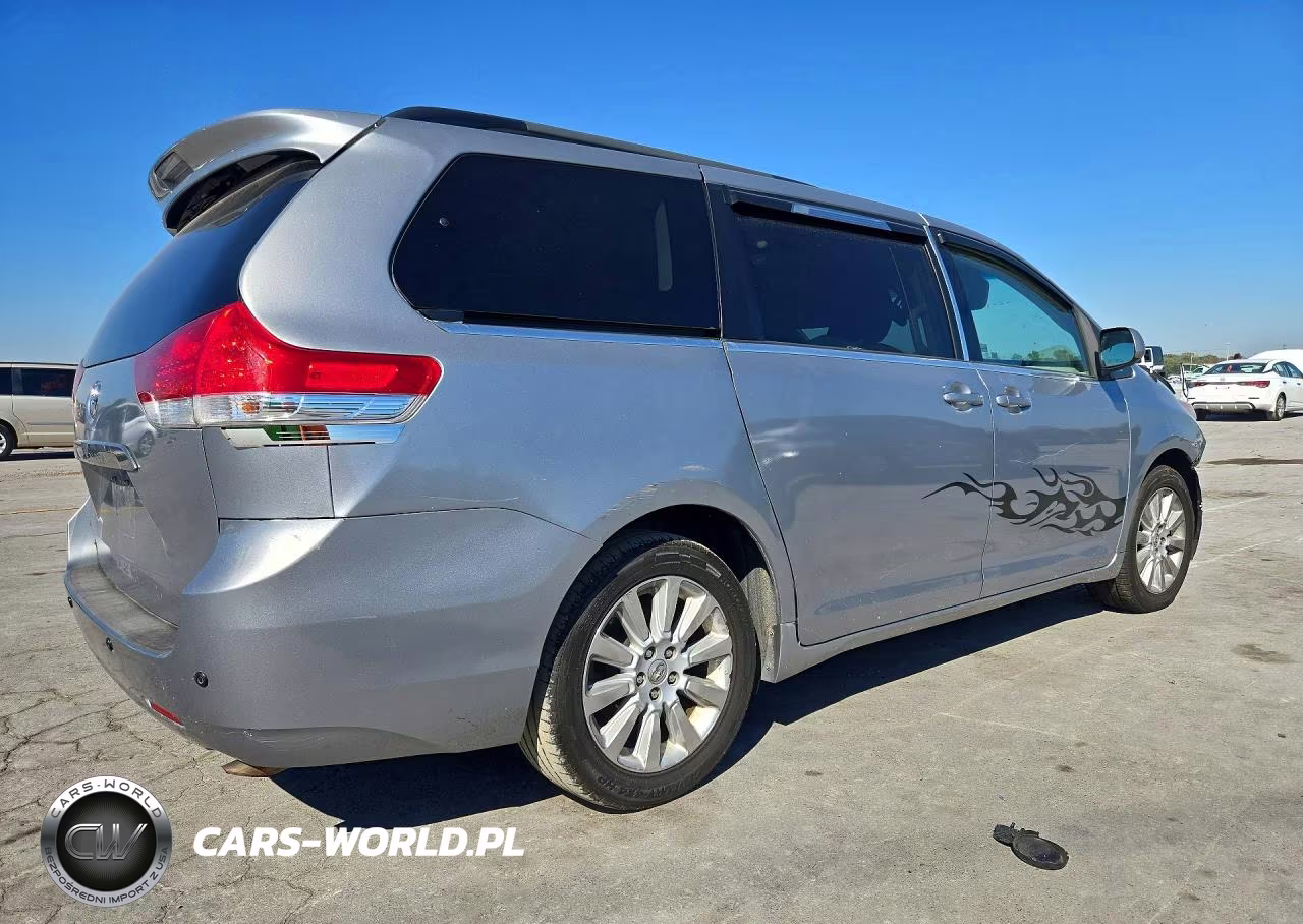 2014 Toyota Sienna Le VIN:5TDJK3DC3ES089927 - 3