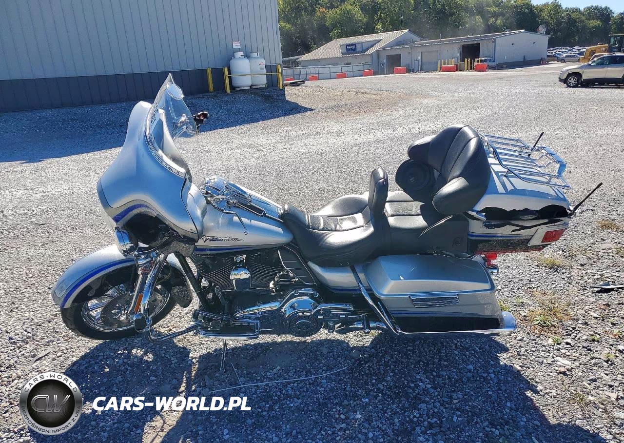 2009 Harley-Davidson Flhtcuse4 VIN:1HD1PR8179Y955859 - 3