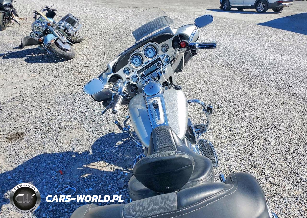 2009 Harley-Davidson Flhtcuse4 VIN:1HD1PR8179Y955859 - 6