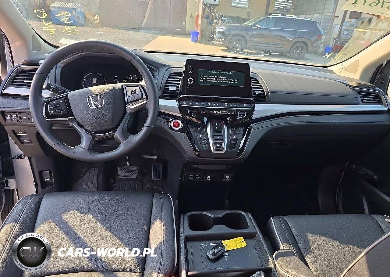 2026 Honda Odyssey Touring VIN:5FNRL6H86TB013630 - 9