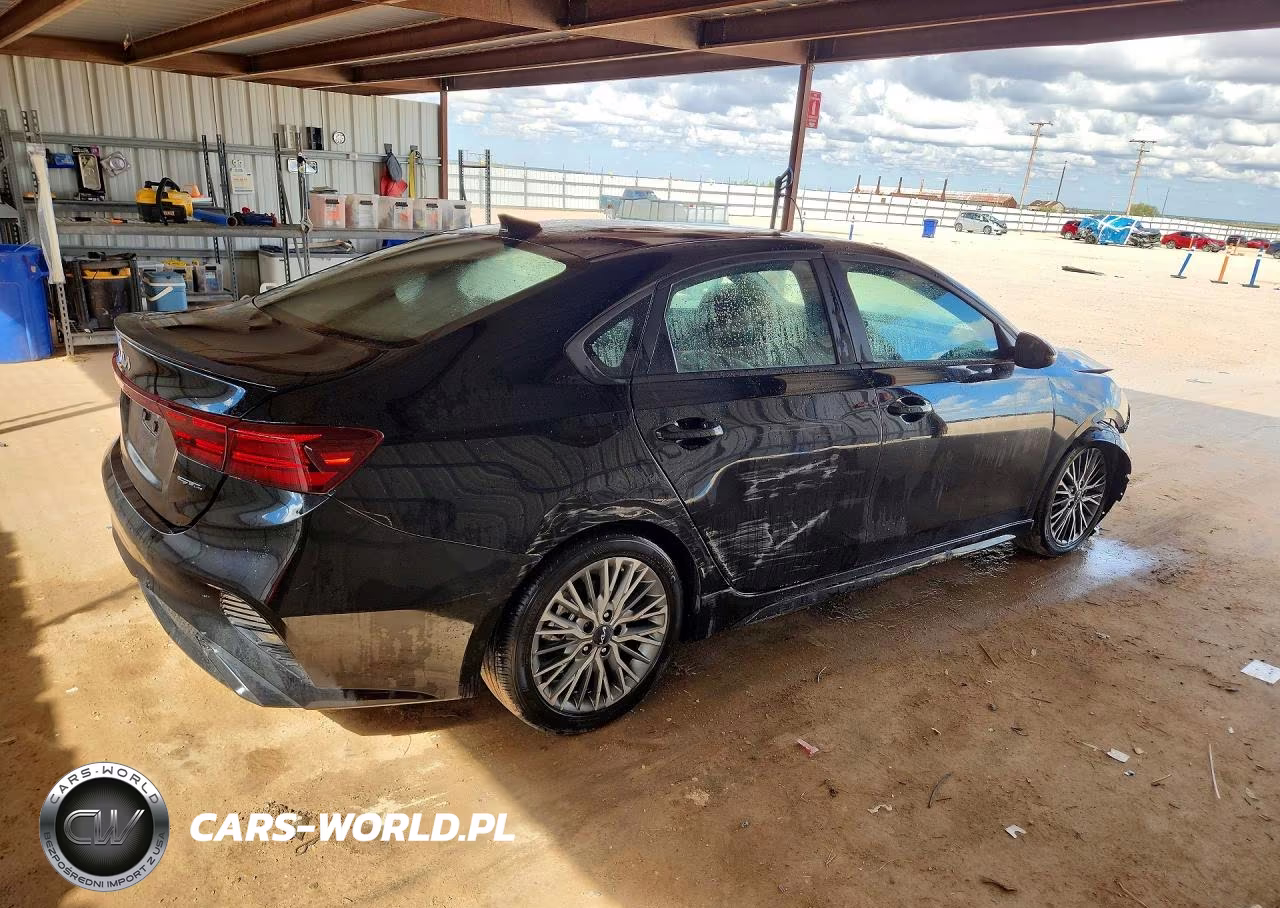 2023 Kia Forte Gt Line VIN:3KPF54AD6PE688754 - 3