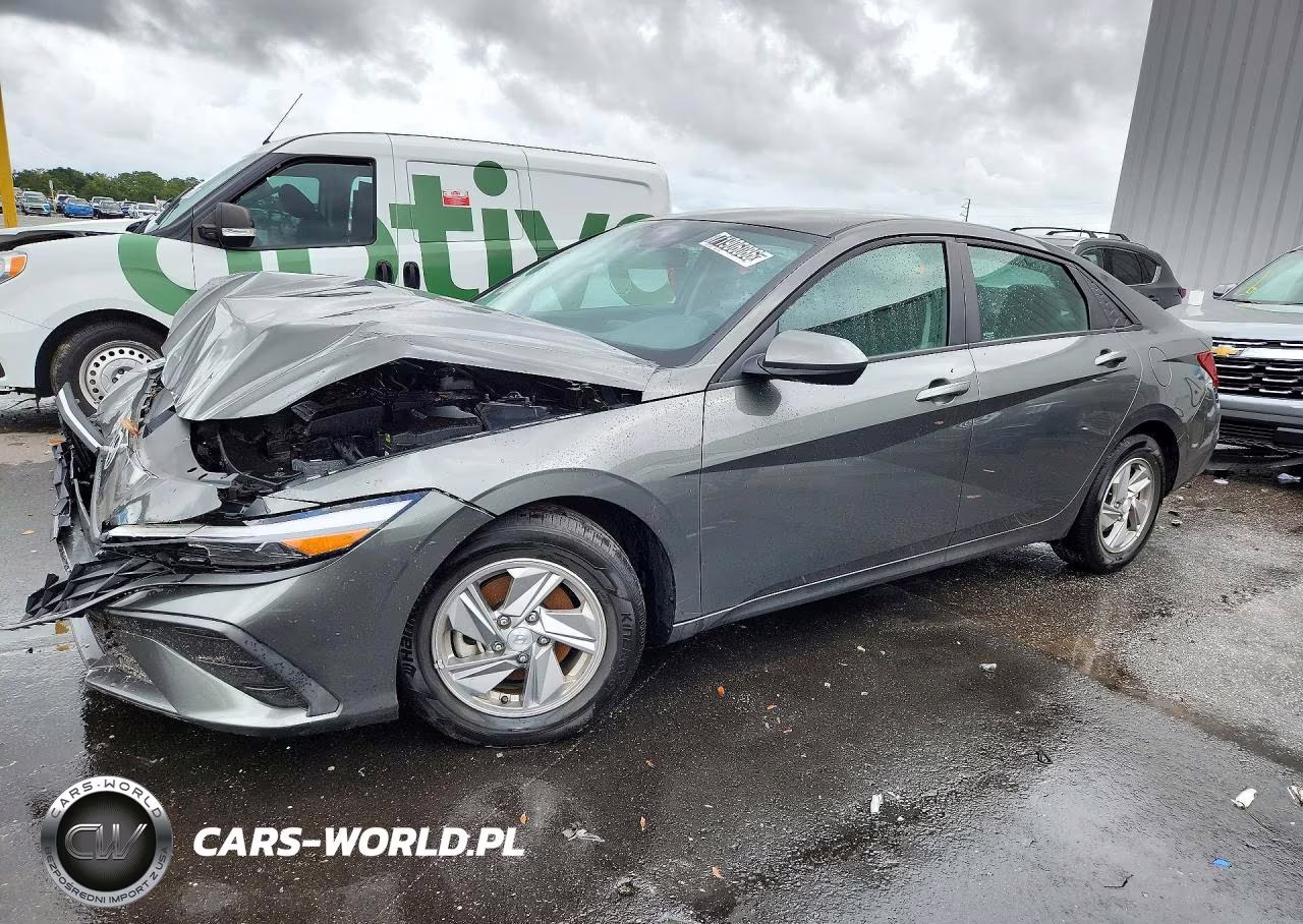 2025 Hyundai Elantra Se