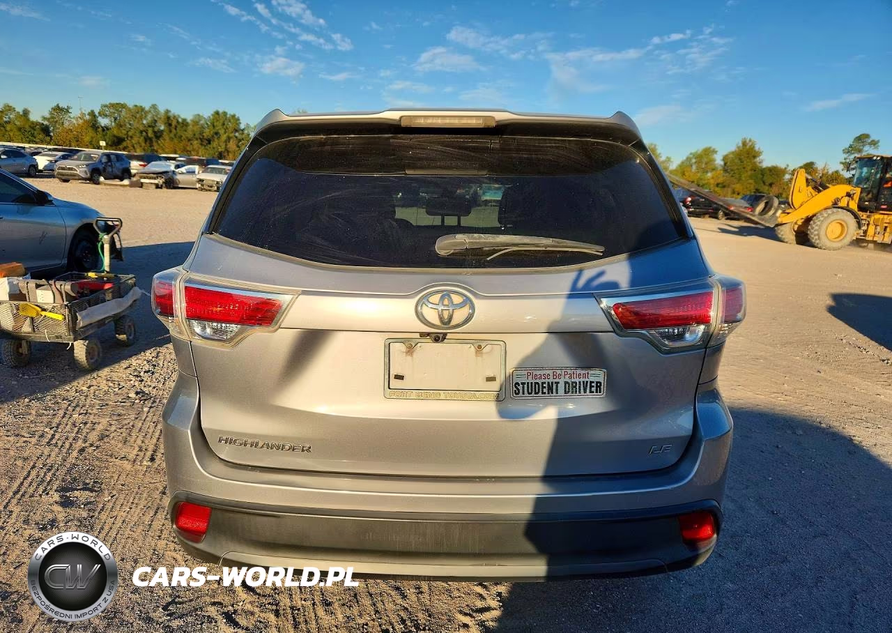2015 Toyota Highlander Le VIN:5TDZKRFH3FS064221 - 6