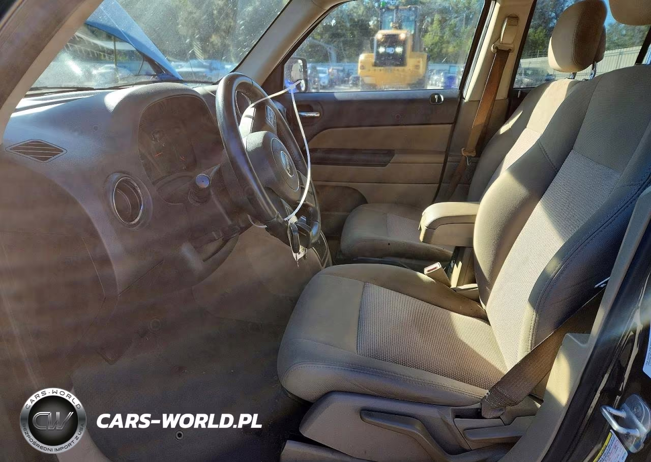 2012 Jeep Patriot Latitude VIN:1C4NJPFB5CD542163 - 7